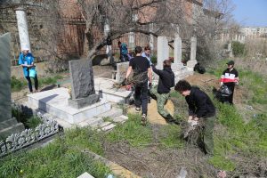 Астраханские патриоты в акции «Очистим историческую память от мусора»